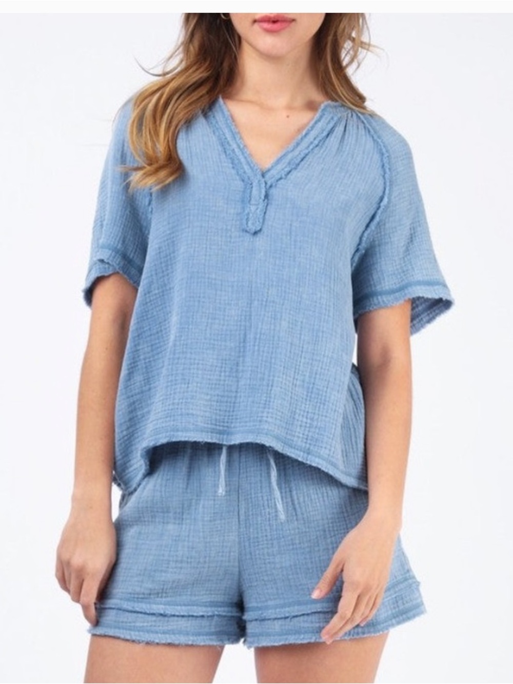 New In Woman’s Blue Washed Cotton Crinkle Gauze Top & Shorts set Size Medium